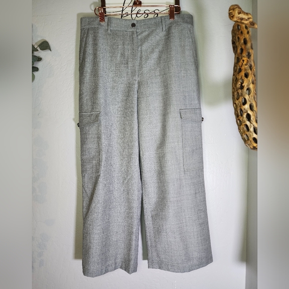 Theory Cropped Gray Wool Cargo Pants Size 8 - Picture 4 of 15